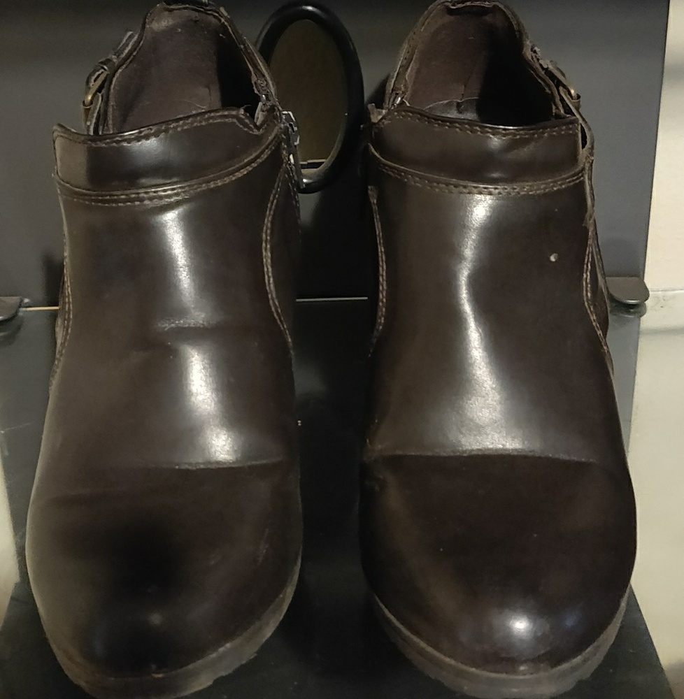 Used brown ankle boots